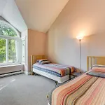 Lovely Pocono Pines Townhome Hike, Ski And Explore!