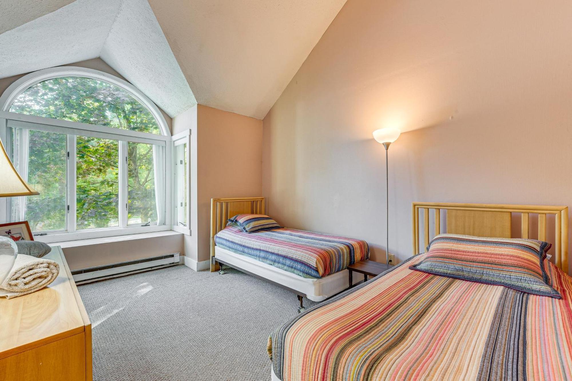 Lovely Townhome Hike, And Explore! Holiday home Pocono Pines