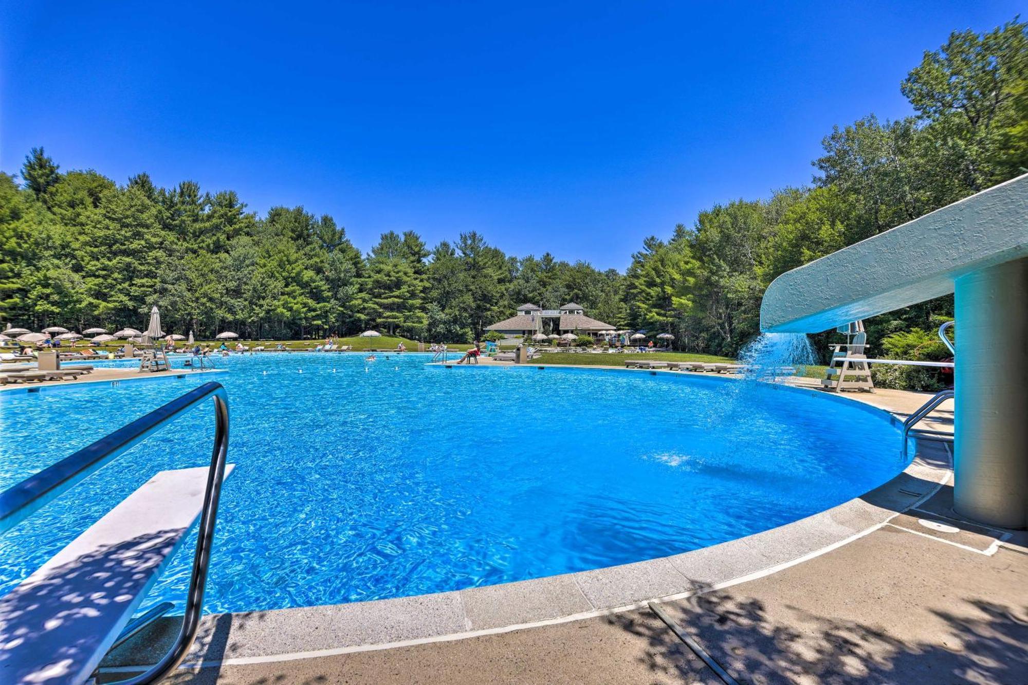 Holiday home Lovely Townhome Hike, And Explore! Pocono Pines